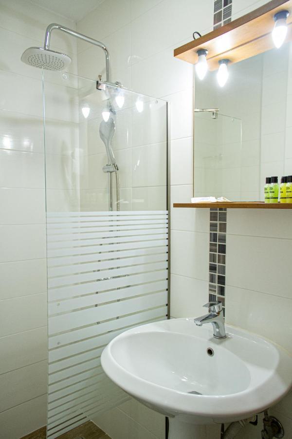 Paralía Hotel Rodon מראה חיצוני תמונה